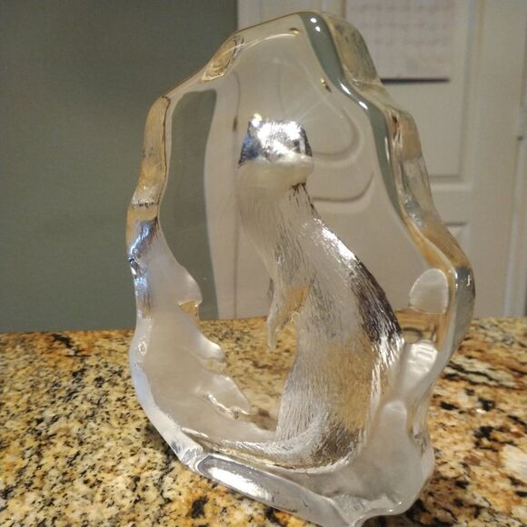 River Otter Etched Crystal Sculpture by Mats Jonasson - Picture 5 of 13